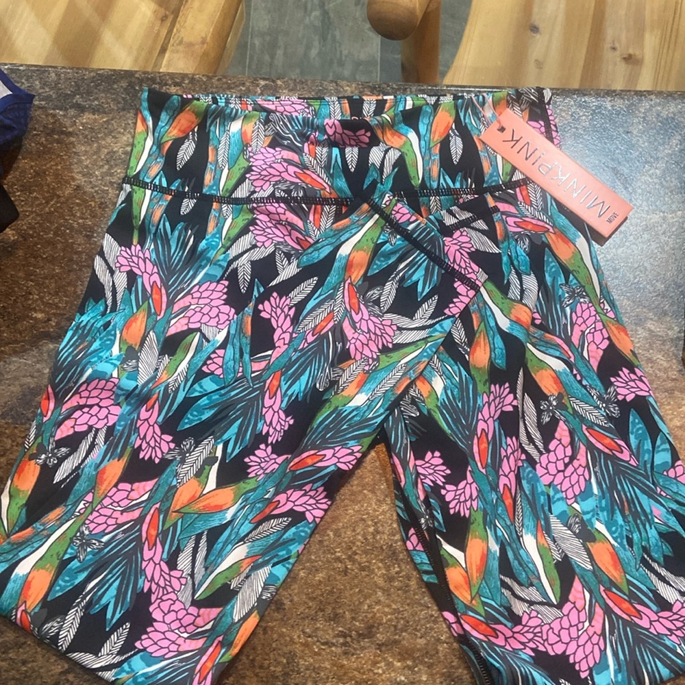 Mink Pink Move leggings NWT